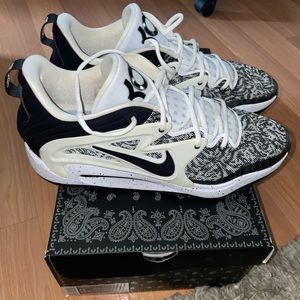 Men’s size 14 Nike KD15
